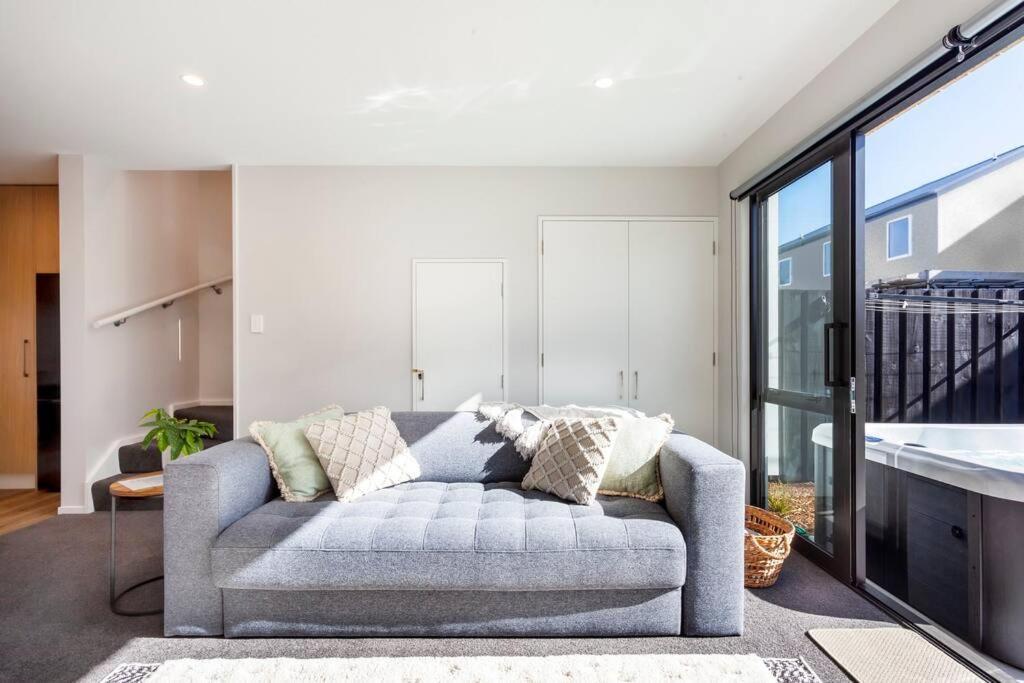 クライストチャーチStylish Townhouse With Hot Tubアパートメント エクステリア 写真