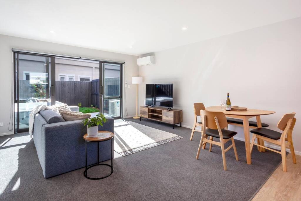 クライストチャーチStylish Townhouse With Hot Tubアパートメント エクステリア 写真
