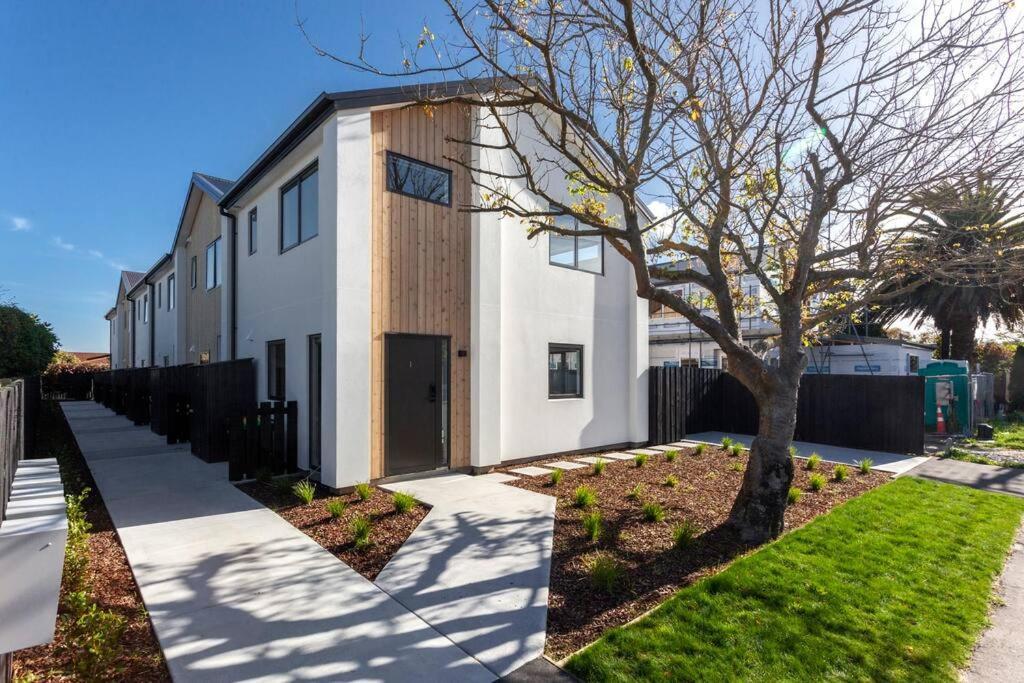 クライストチャーチStylish Townhouse With Hot Tubアパートメント エクステリア 写真